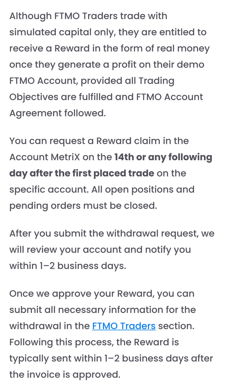FTMO公式FAQ「How do I withdraw my reward?」の冒頭（スマホ表示）。報酬の請求はAccount MetriXから、その口座で最初に取引した日のあと14日目以降いつでもでき、ポジションと待機注文はすべて閉じる。審査の連絡は1〜2営業日以内、送金は請求書の承認から通常1〜2営業日以内と書かれている